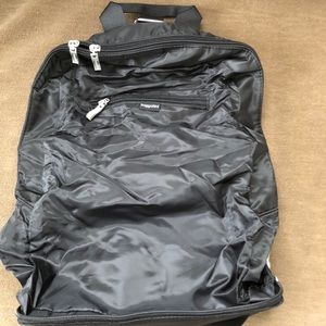 Baggalini back-pack